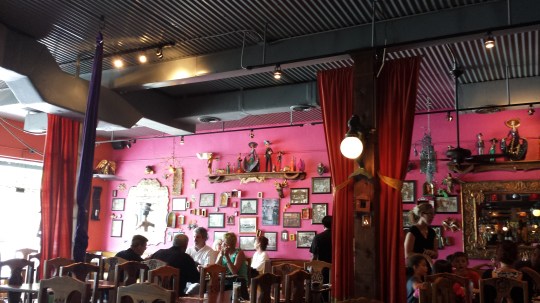 Colorful decor 2014-09-06 14.49.15